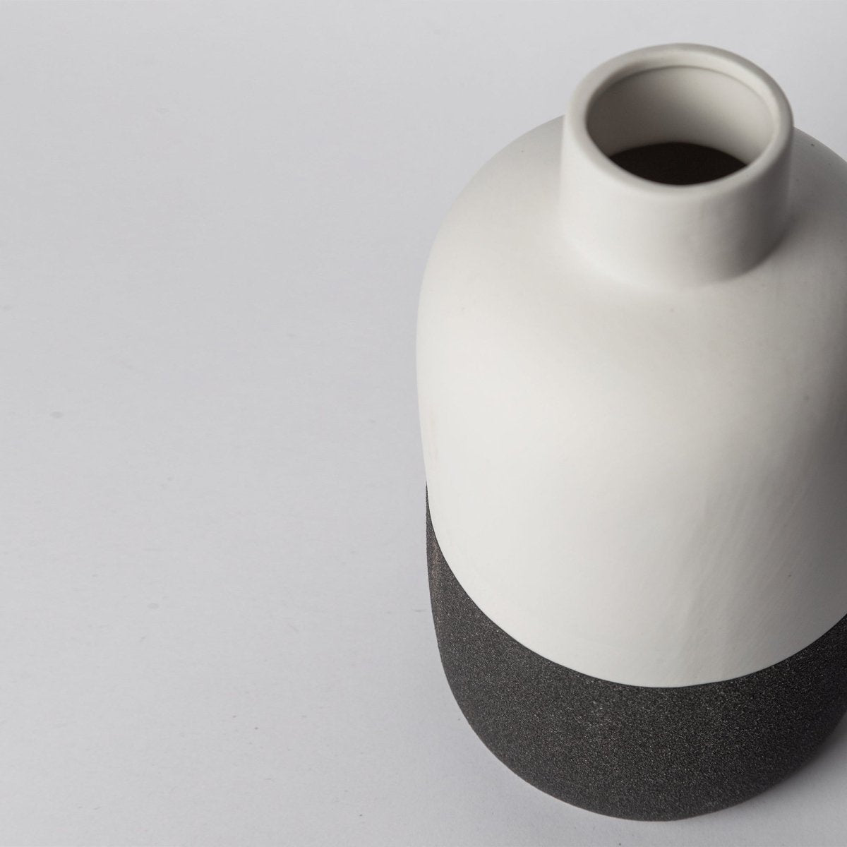 Porto Boutique 214 - Ceramic Vase - lily & onyx