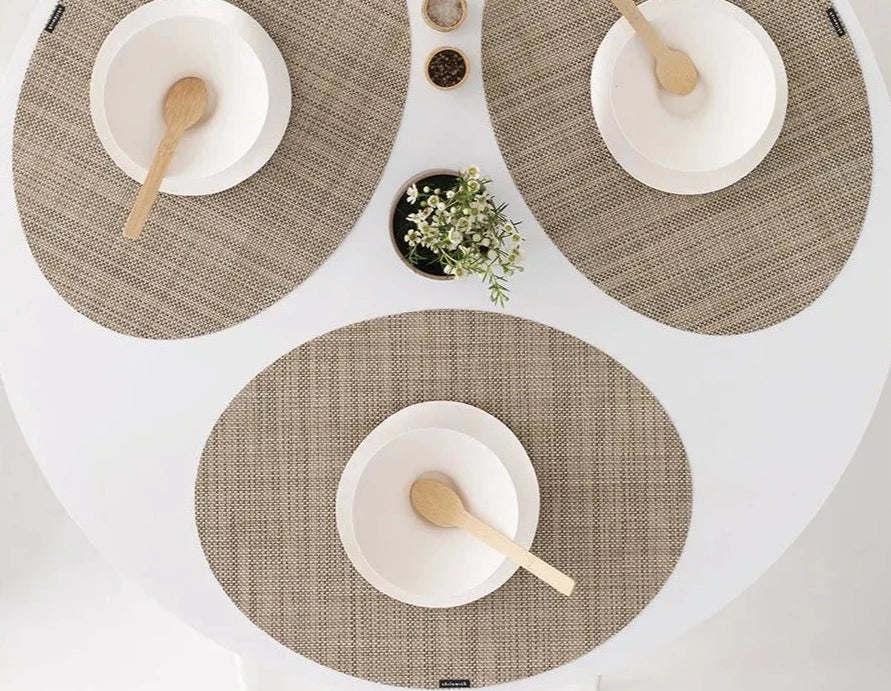 Chilewich Mini Basketweave Oval Placemat lily & onyx