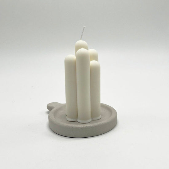 Uno Atelier Mora Candle - lily & onyx