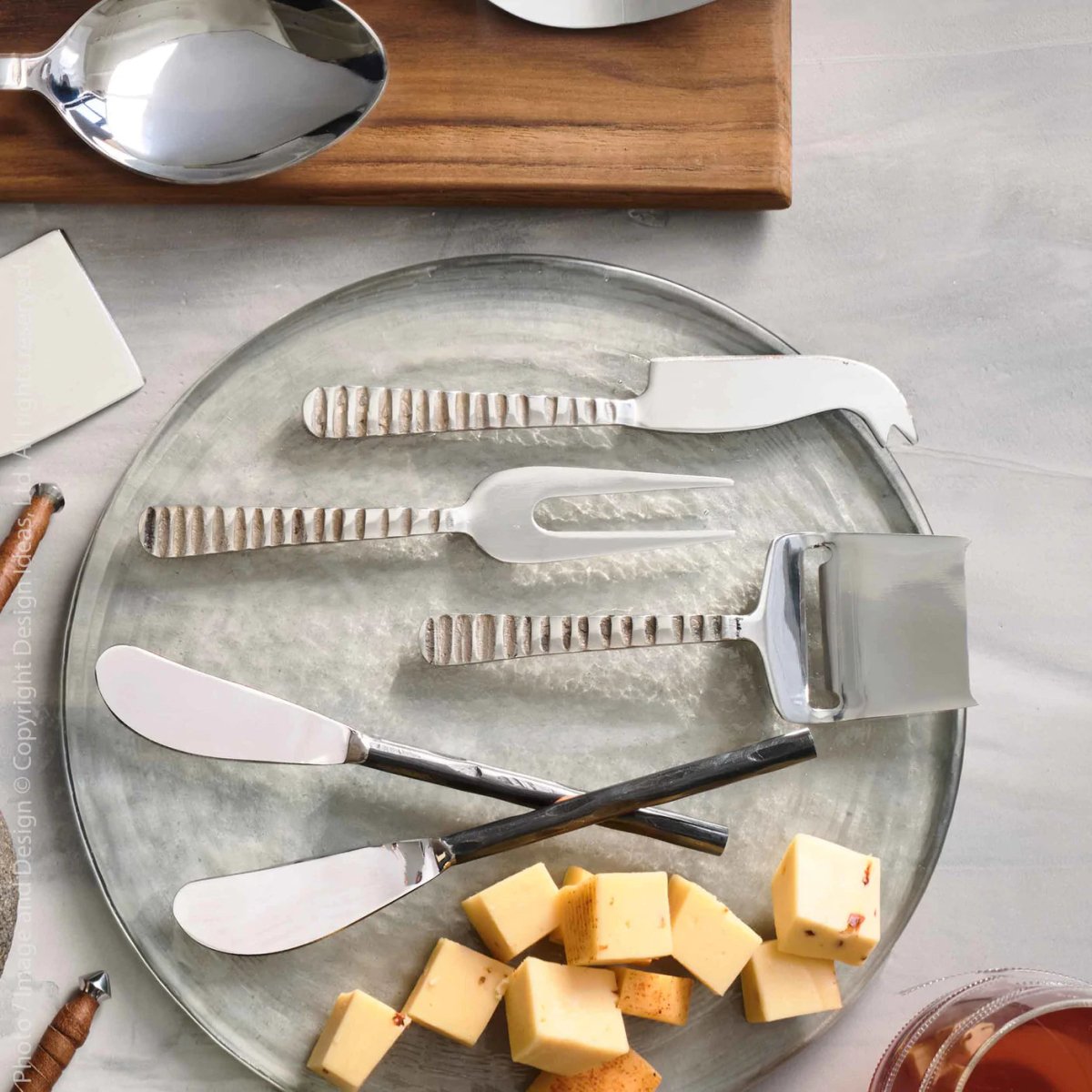 texxture Ravine™ Cheese Knives, Set of 3 - lily & onyx