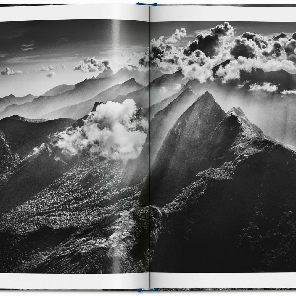 
                      
                        Sebastião Salgado. Amazônia (French)
                      
                    