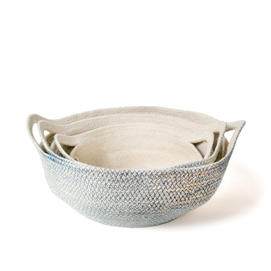 
                      
                        Set of 3 woven baskets with a textured handle on a white background
                      
                    