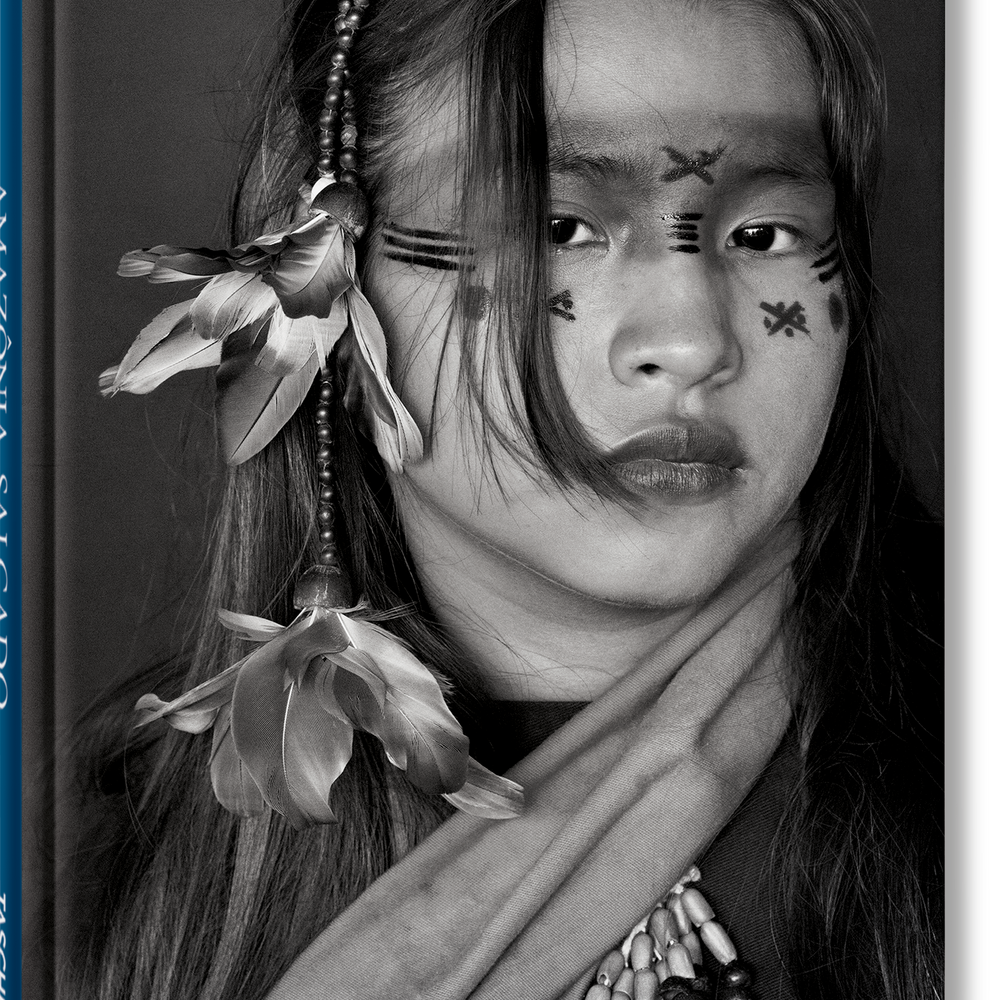 Sebastião Salgado. Amazônia. Notebook ‘Ashaninka Girl’