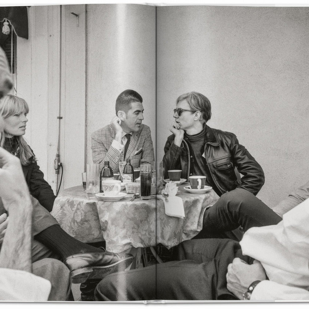 
                      
                        Steve Schapiro. Andy Warhol and Friends (English)
                      
                    