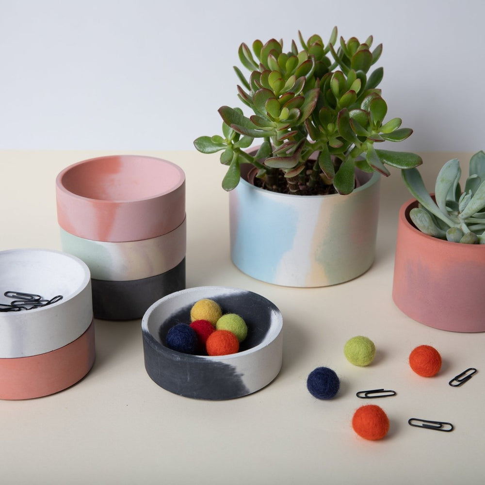 
                      
                        Pretti.Cool 4" Catch - All | Pink & Coral - lily & onyx
                      
                    