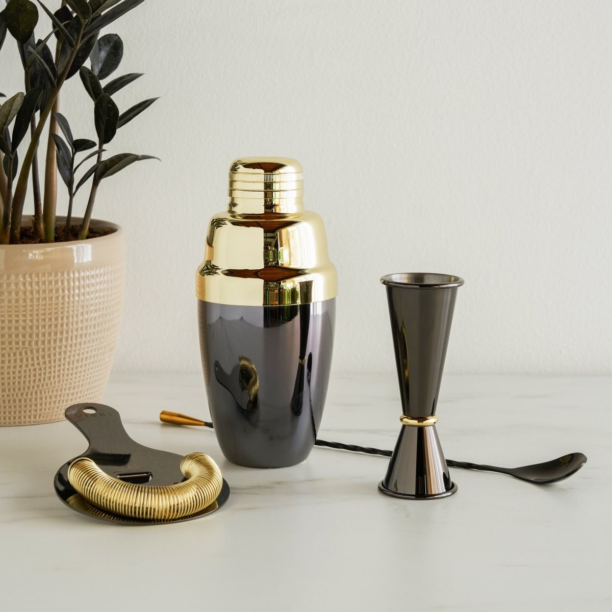 Viski 4 - Piece Stainless Steel Barware Set in Black & Gold - lily & onyx