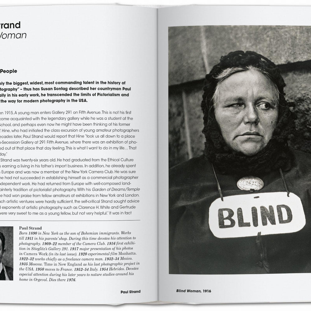 
                      
                        Photo Icons. 50 Landmark Photographs and Their Stories (English)
                      
                    