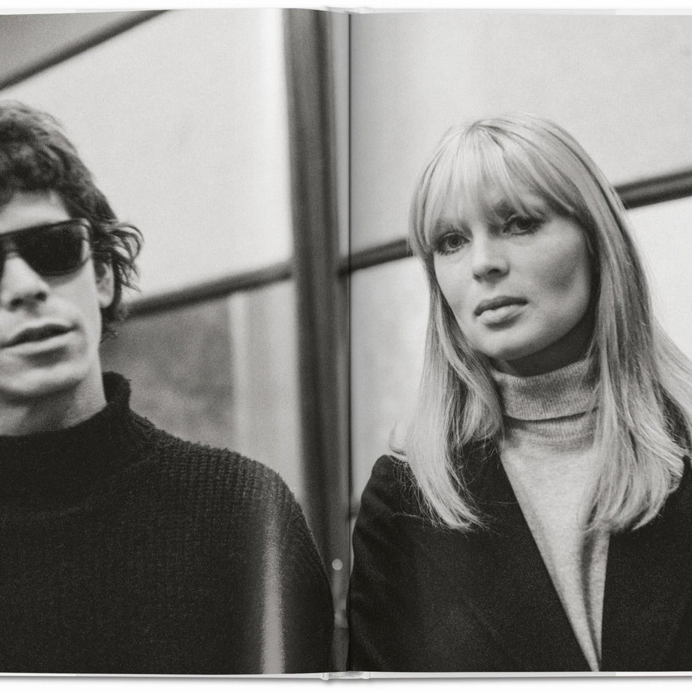 
                      
                        Steve Schapiro. Andy Warhol and Friends (English)
                      
                    