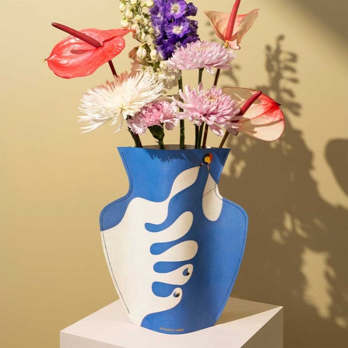 54Celsius OCTAEVO Miró Paper Vase - Blue
