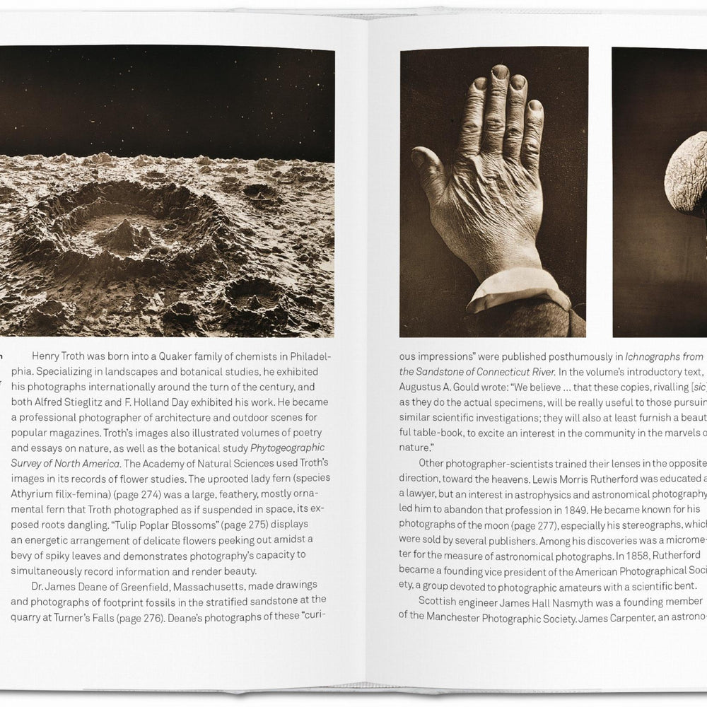 
                      
                        A History of Photography. From 1839 to the Present (English)
                      
                    