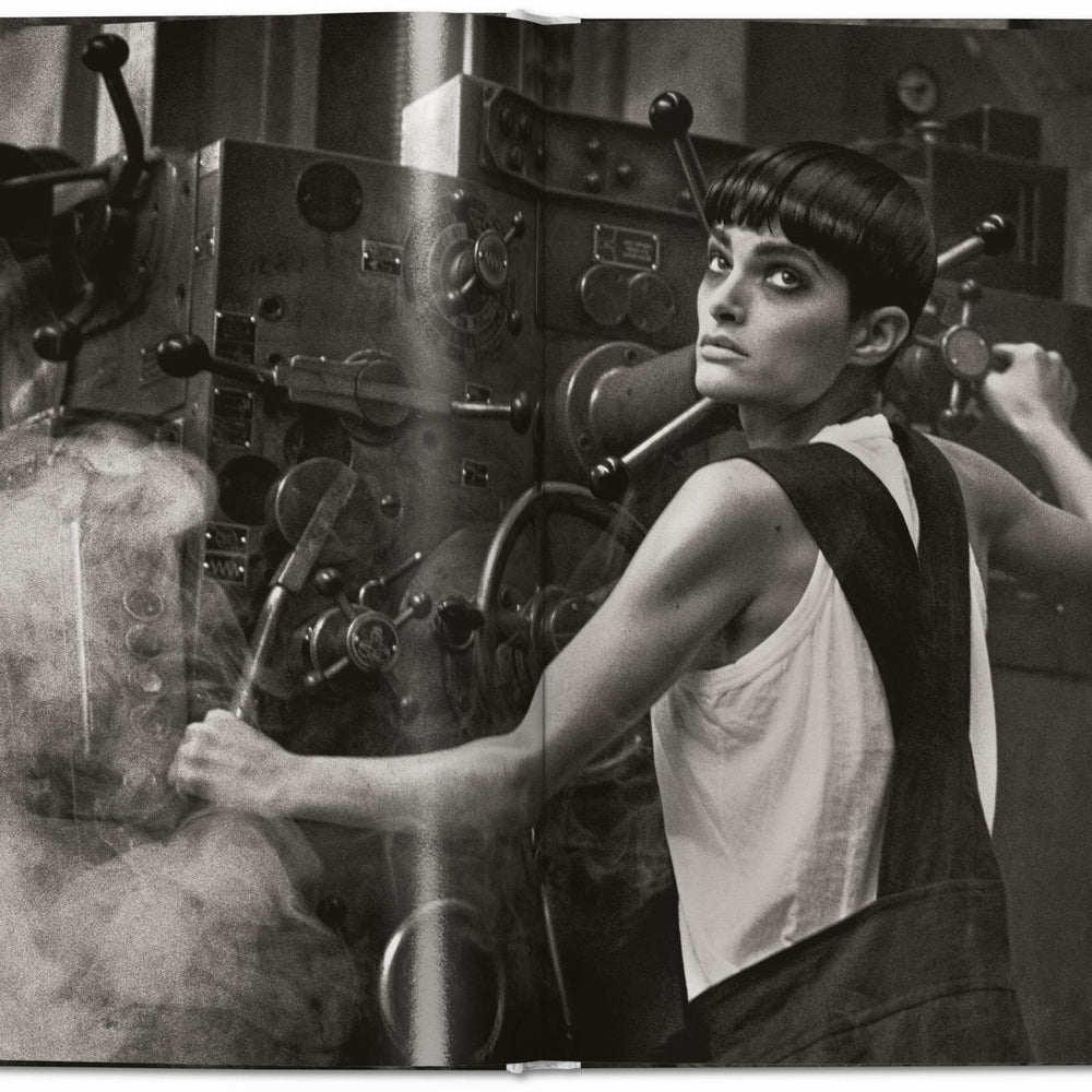 
                      
                        Peter Lindbergh. Untold Stories (English)
                      
                    