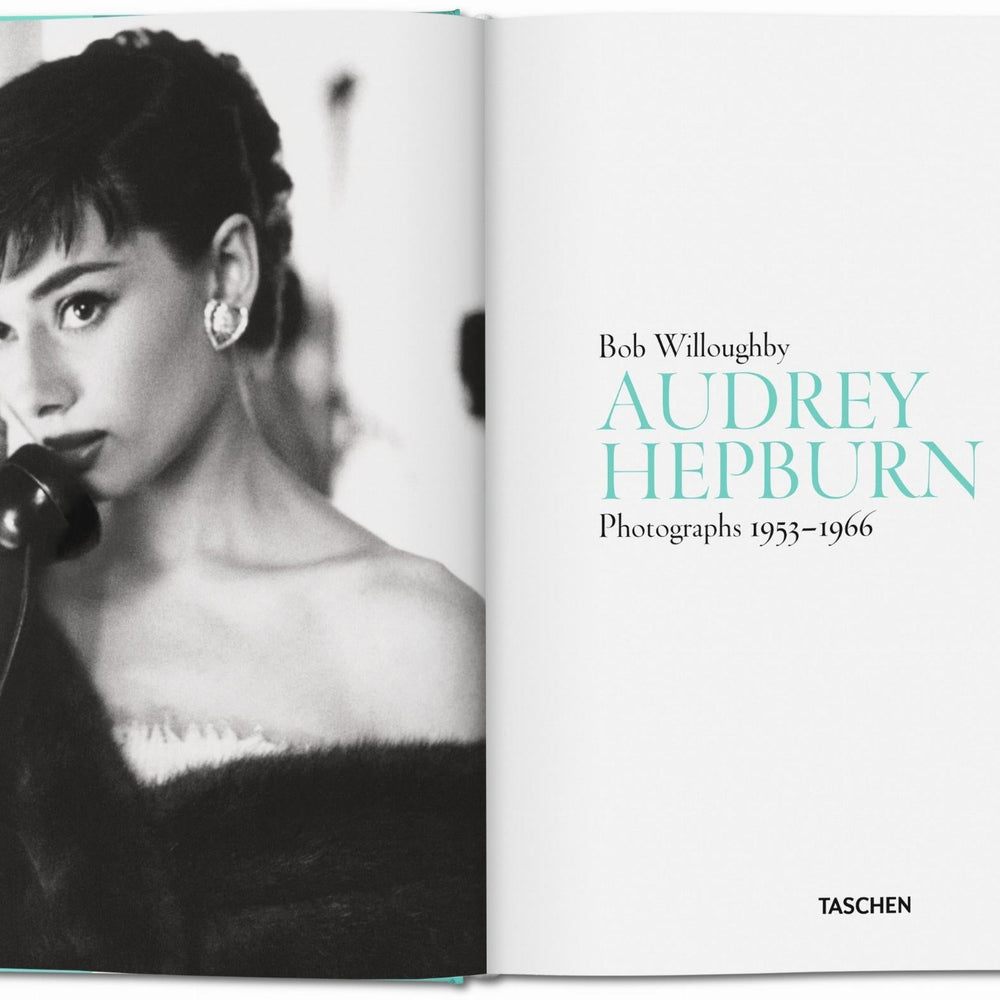 
                      
                        Bob Willoughby. Audrey Hepburn. Photographs 1953–1966 (German, French, English)
                      
                    