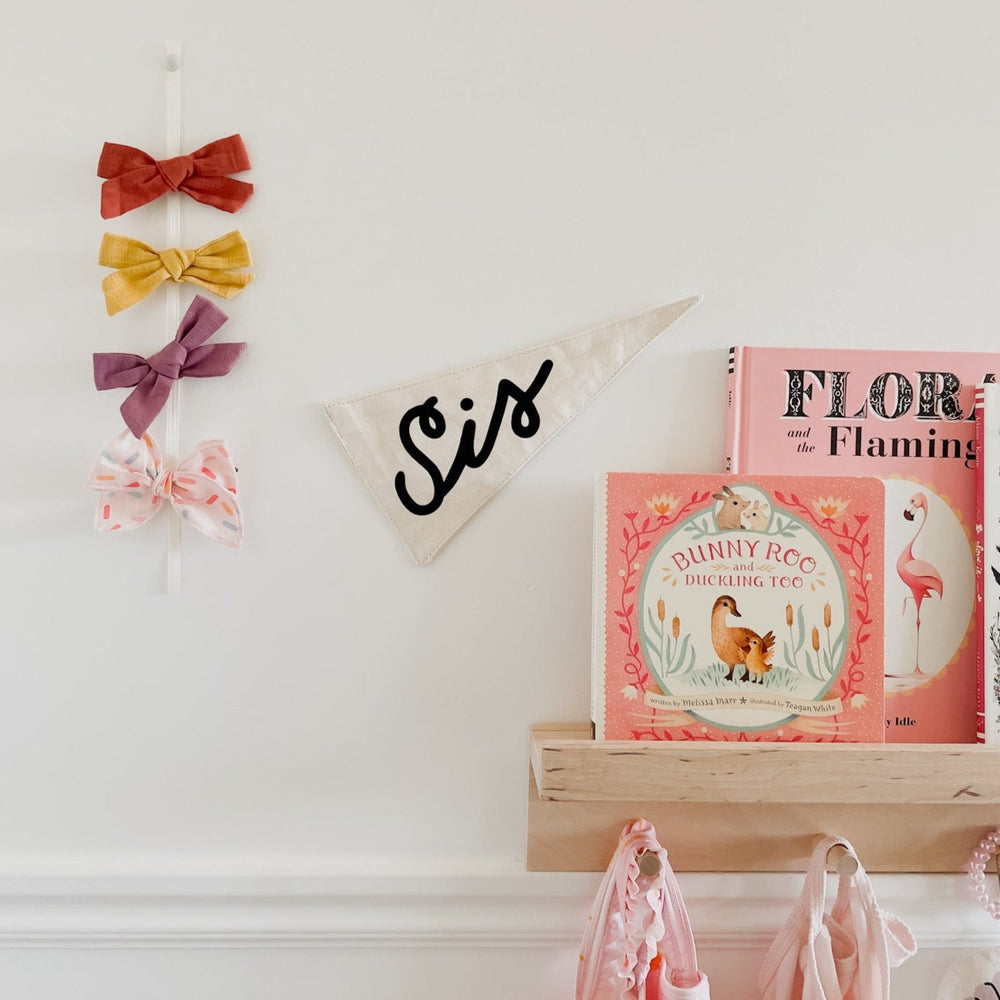 
                      
                        Sis Pennant
                      
                    