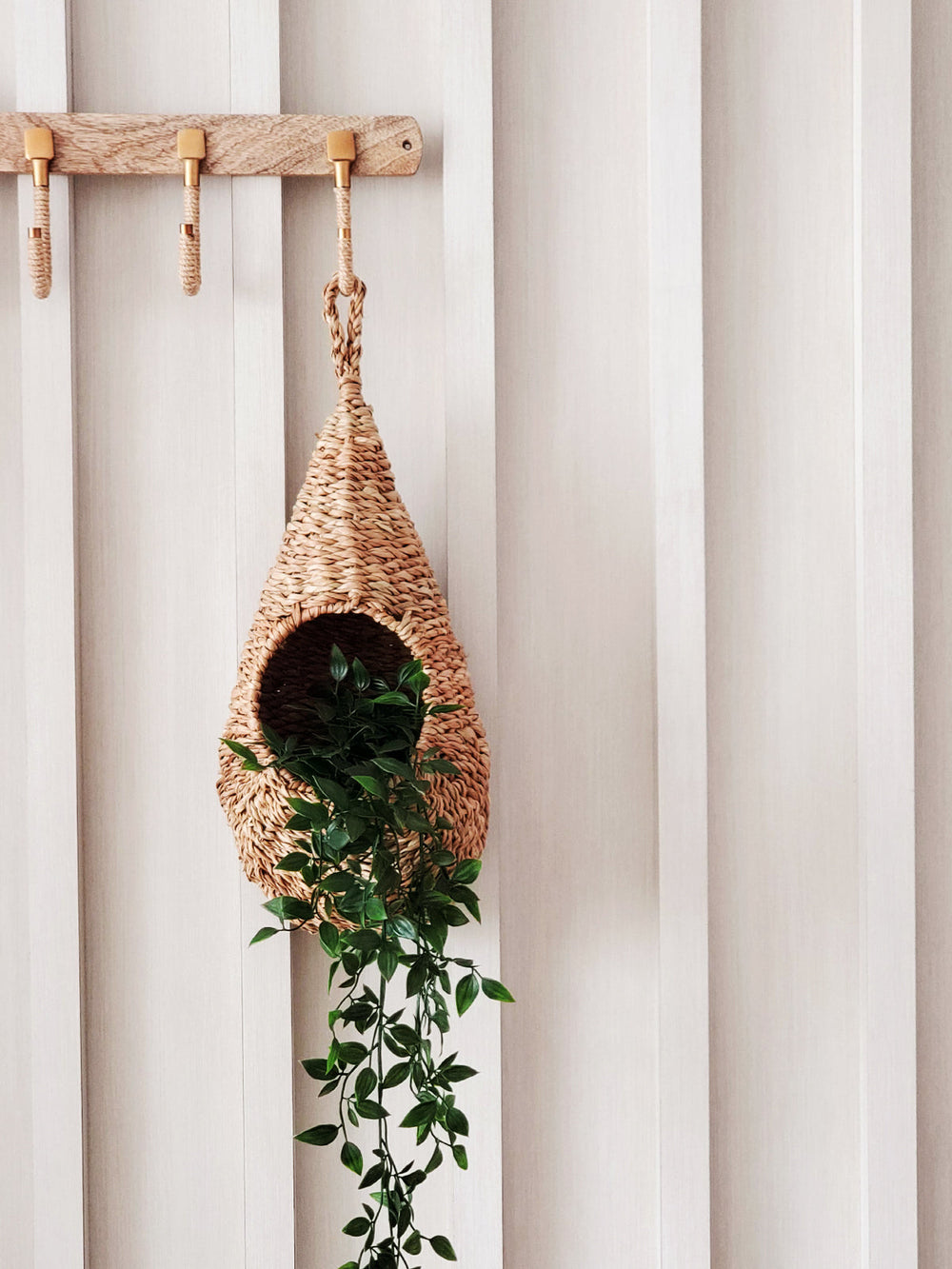 Savar Seagrass Pot Hanging Planter