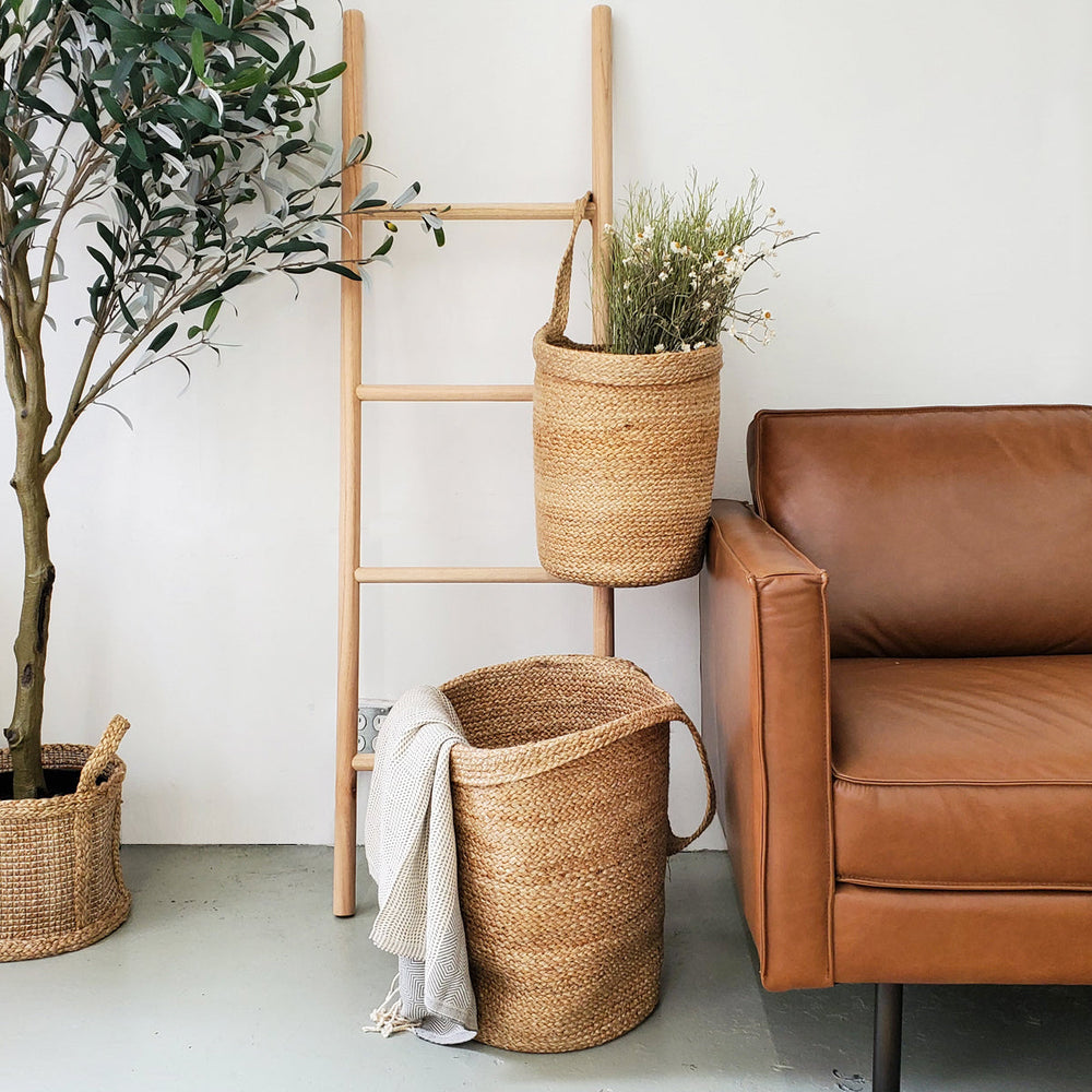 
                      
                        Kata Wall Hanging Basket
                      
                    