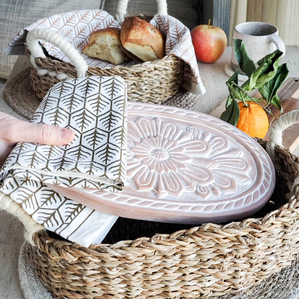 
                      
                        Bread Warmer & Basket Gift Set with Tea Towel - Flower
                      
                    