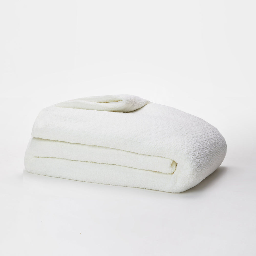 
                      
                        Snug Crystal Weighted Blanket
                      
                    