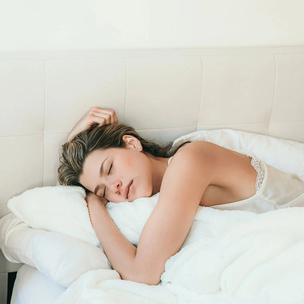 
                      
                        Snug Crystal Weighted Blanket
                      
                    