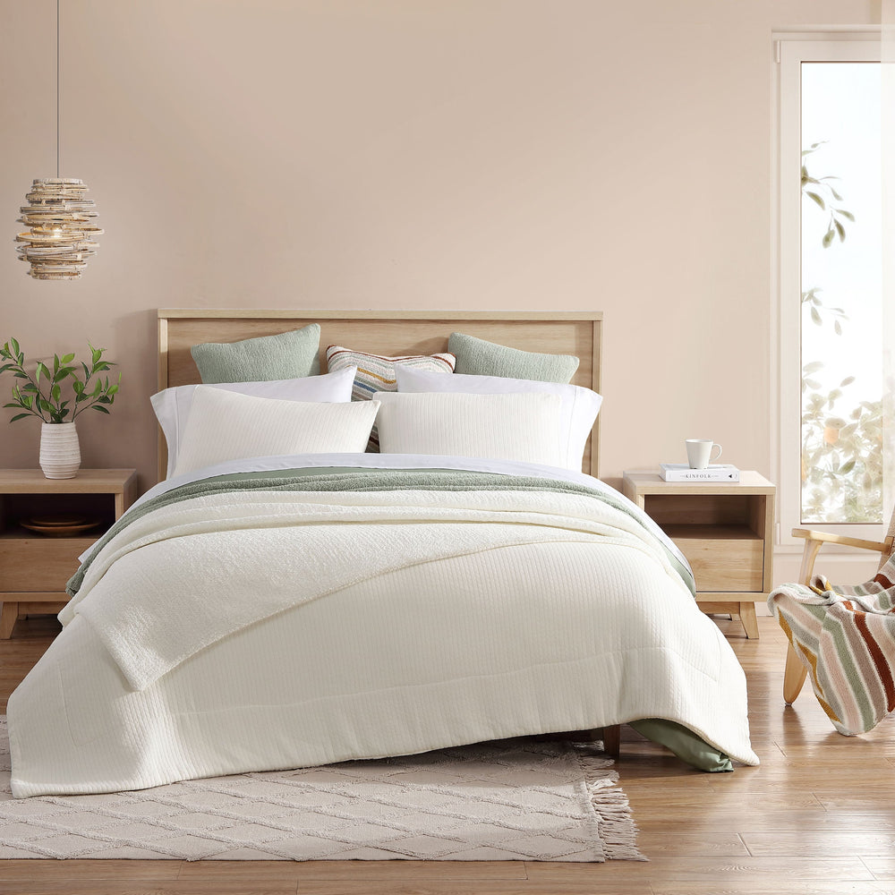 
                      
                        Cusco Lightweight Throw
                      
                    