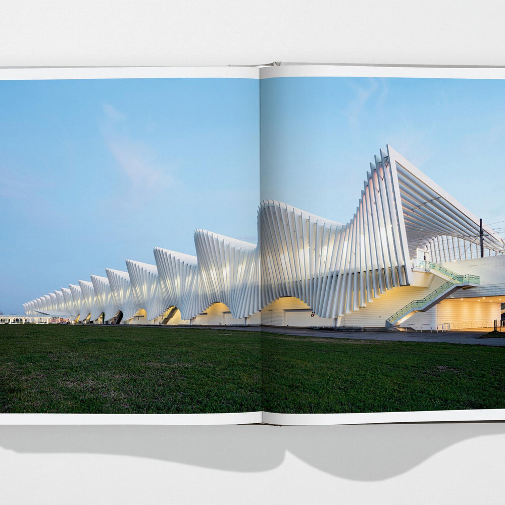 
                      
                        Calatrava. Complete Works 1979–Today (German, French, English)
                      
                    