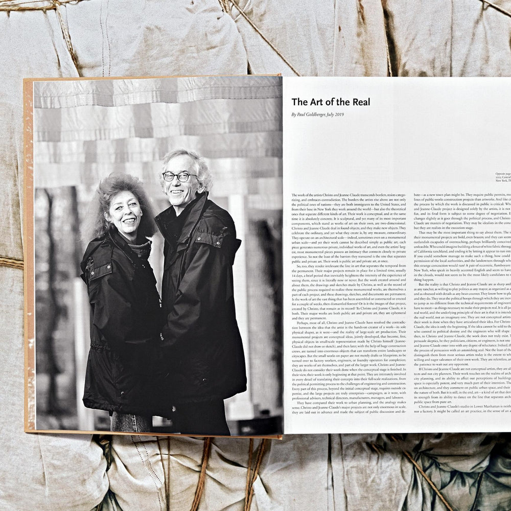 
                      
                        Christo and Jeanne-Claude. Updated Edition (German, French, English)
                      
                    