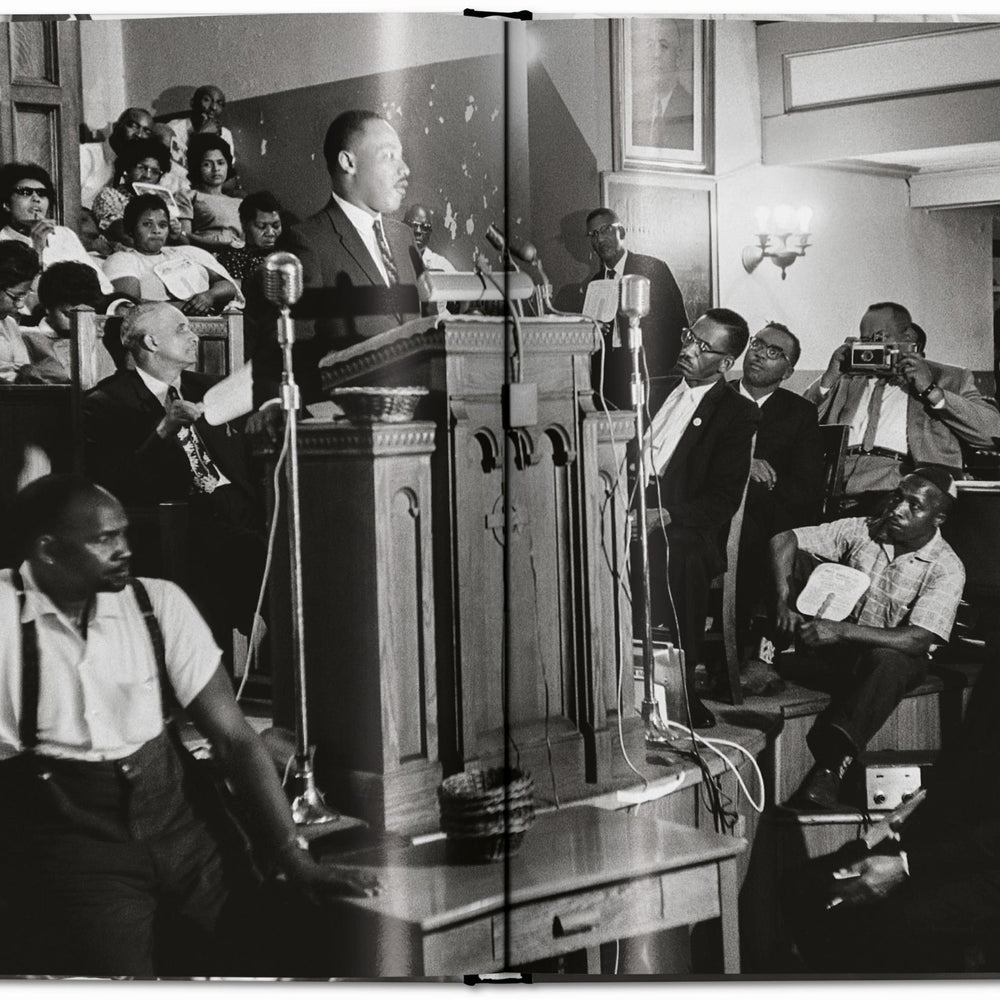 
                      
                        James Baldwin. Steve Schapiro. The Fire Next Time (English)
                      
                    