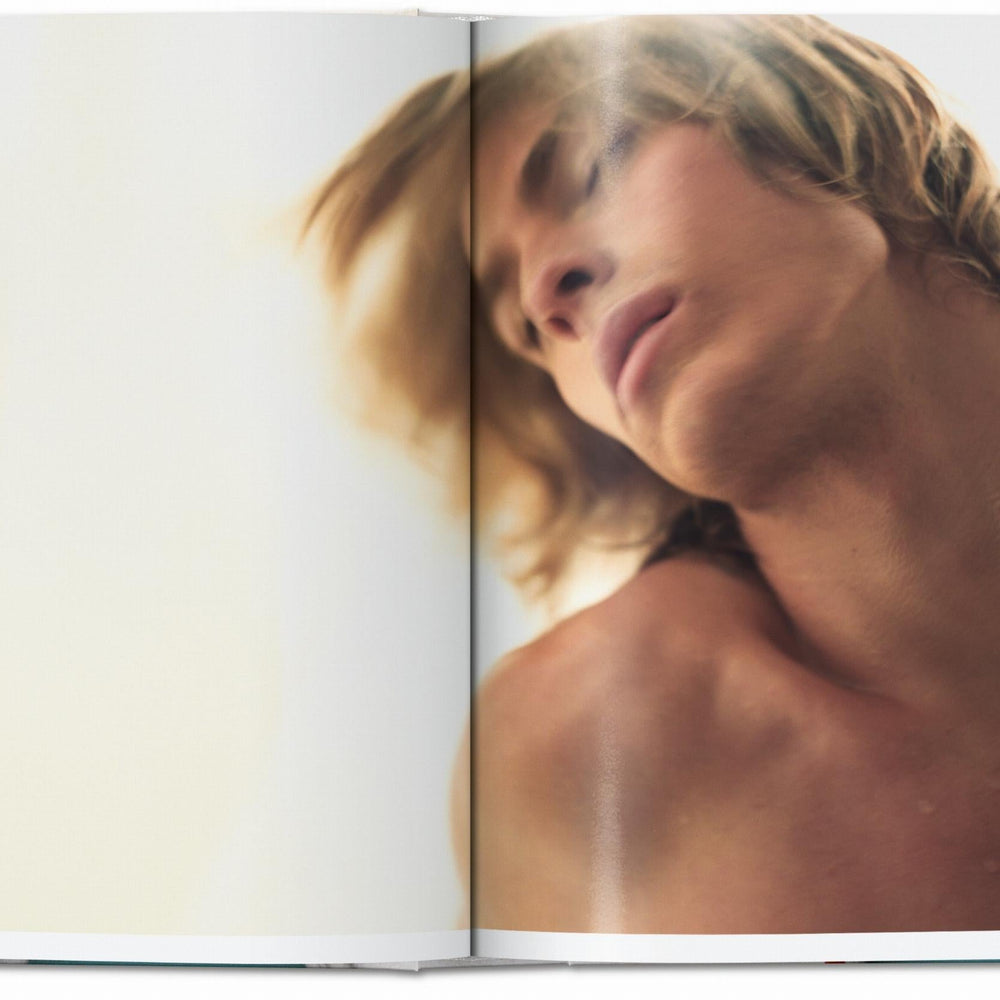 
                      
                        Mario Testino. SIR. 40th Ed. (German, French, English)
                      
                    