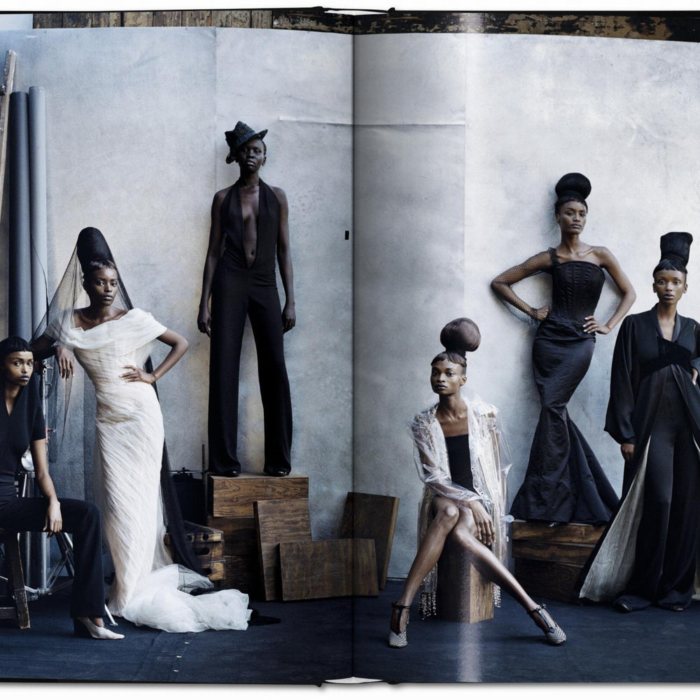 
                      
                        Peter Lindbergh. On Fashion Photography (German, French, English)
                      
                    