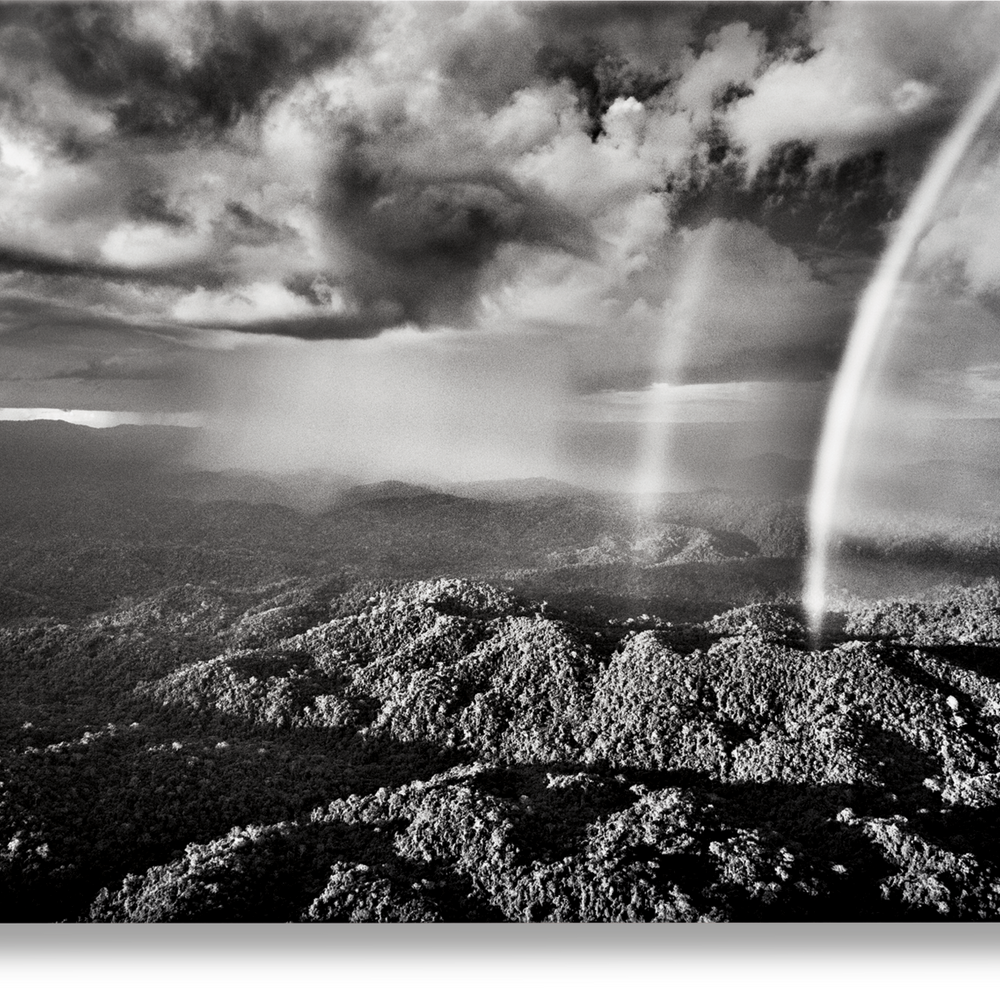 Sebastião Salgado. Amazônia. Notebook ‘Rainbow’