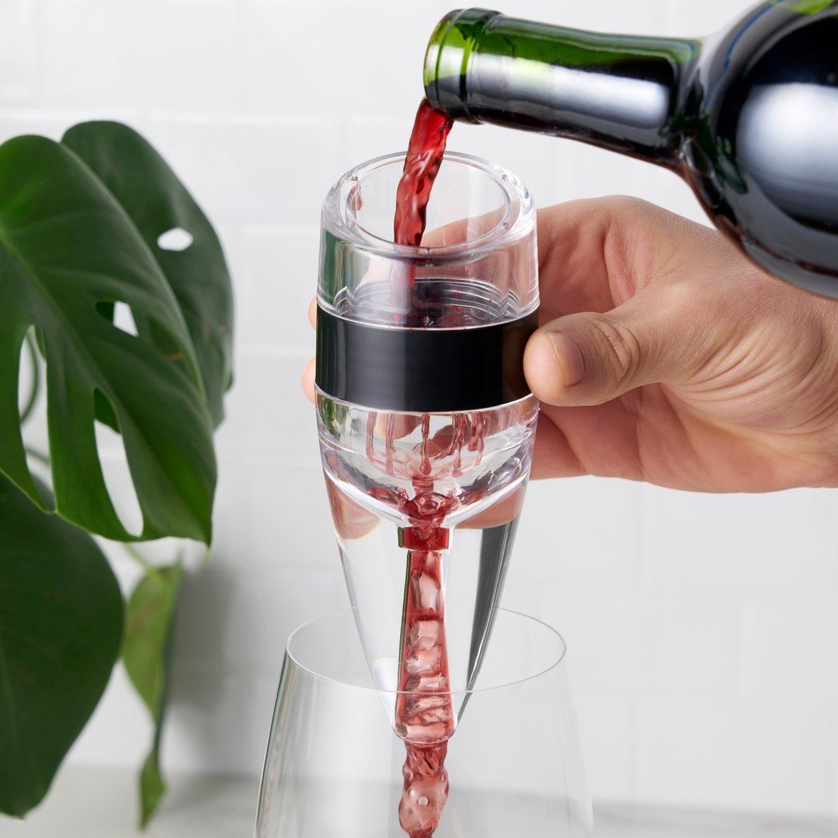 TRUE Aereo Wine Aerator - lily & onyx
