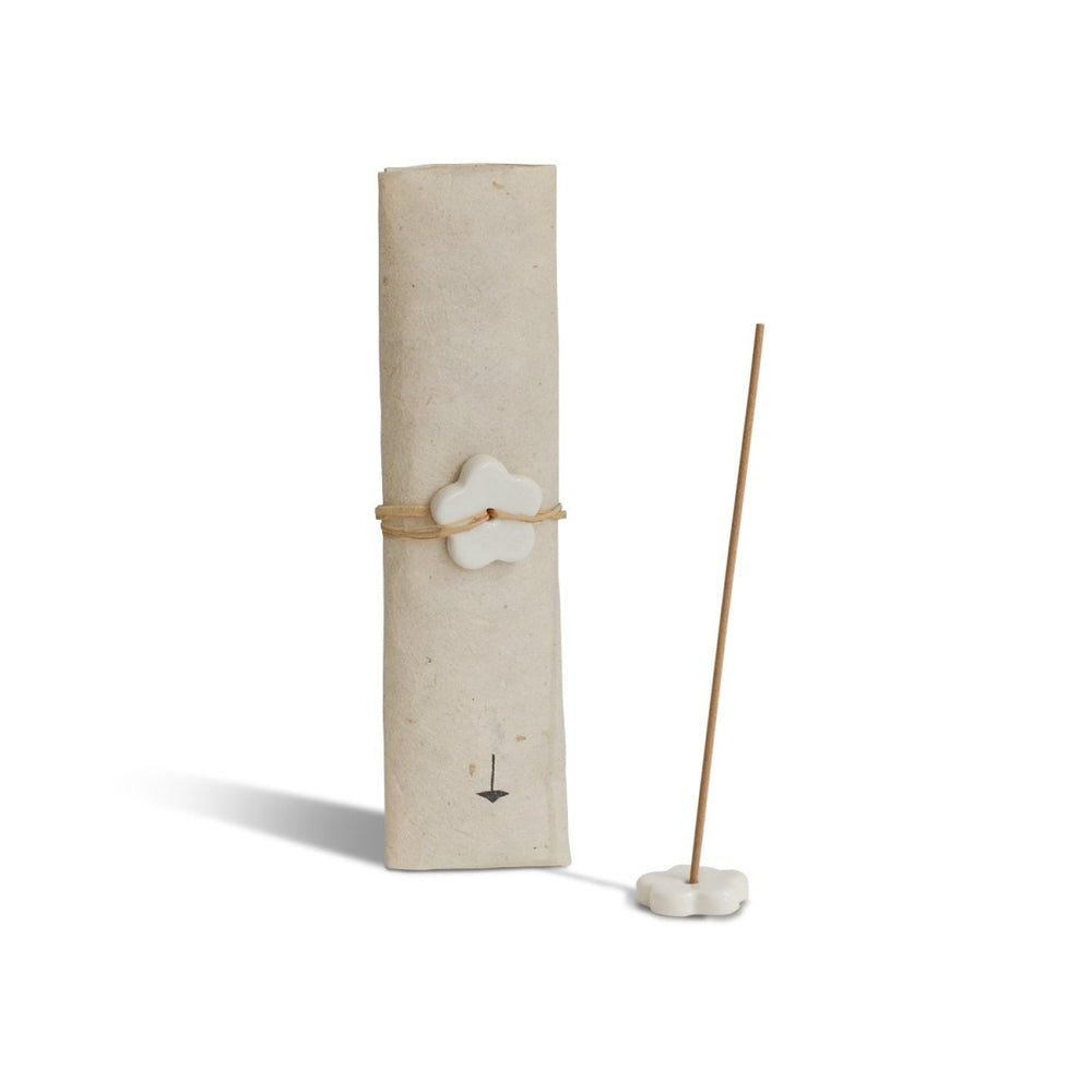 CEDAR AND MYRRH Aged Indian Sandalwood Incense Stick Set with Ceramic Flower Holder – 30 Sticks - lily & onyx
