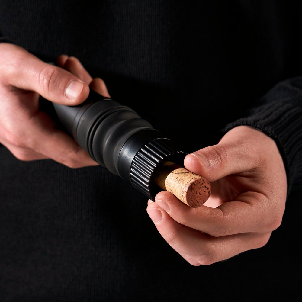 
                      
                        Viski Alchemi CO2 Electric Cork Remover - lily & onyx
                      
                    