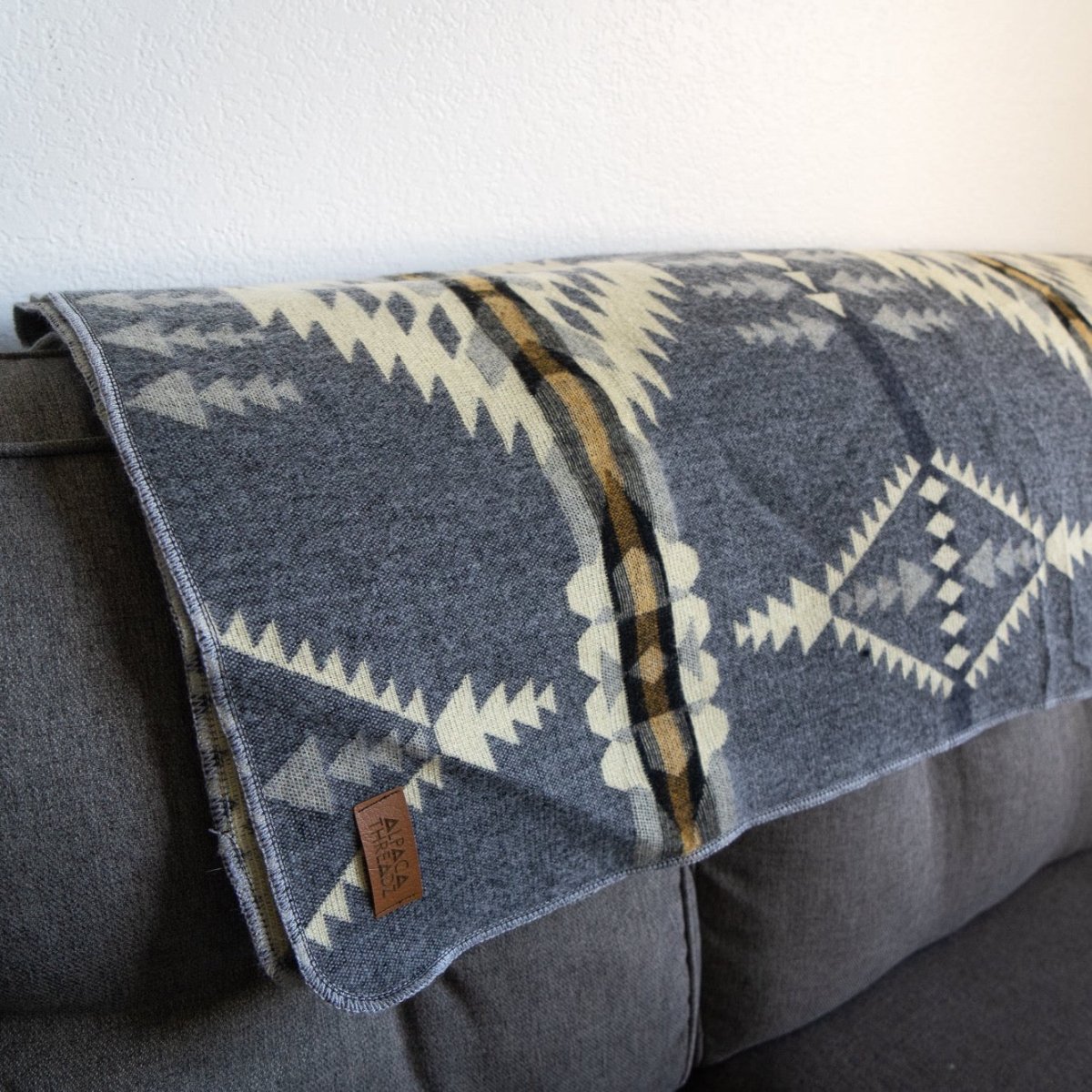 Alpaca Threadz Handmade Alpaca Wool Blanket - Cloud | Queen Size