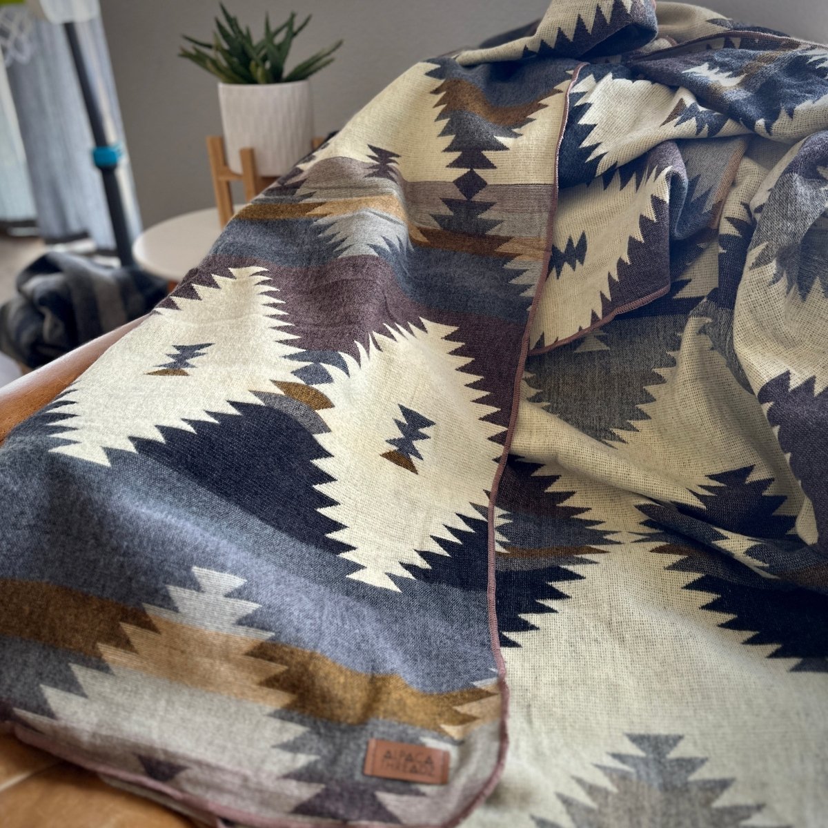 Alpaca Threadz Handmade Alpaca Wool Blanket - Rocky | Queen Size
