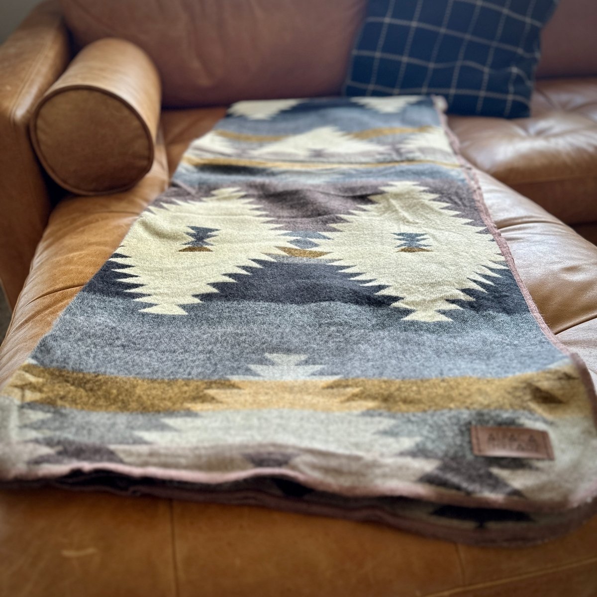 Alpaca Threadz Handmade Alpaca Wool Blanket - Rocky | Queen Size