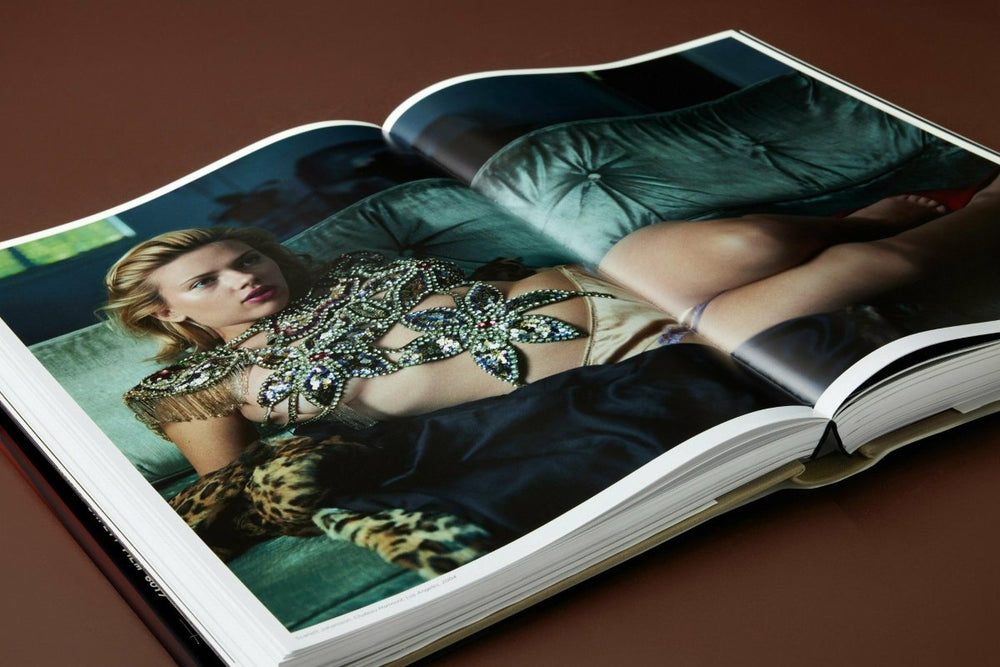 
                      
                        TASCHEN Annie Leibovitz (English) - lily & onyx
                      
                    