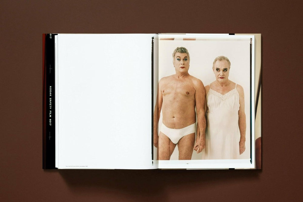 
                      
                        TASCHEN Annie Leibovitz (English) - lily & onyx
                      
                    
