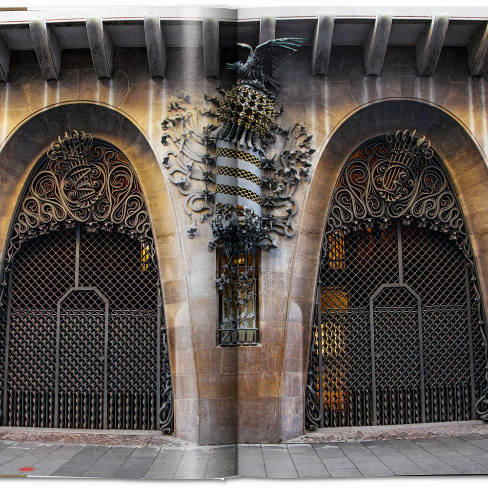 
                      
                        Gaudí. L’œuvre complet (French)
                      
                    