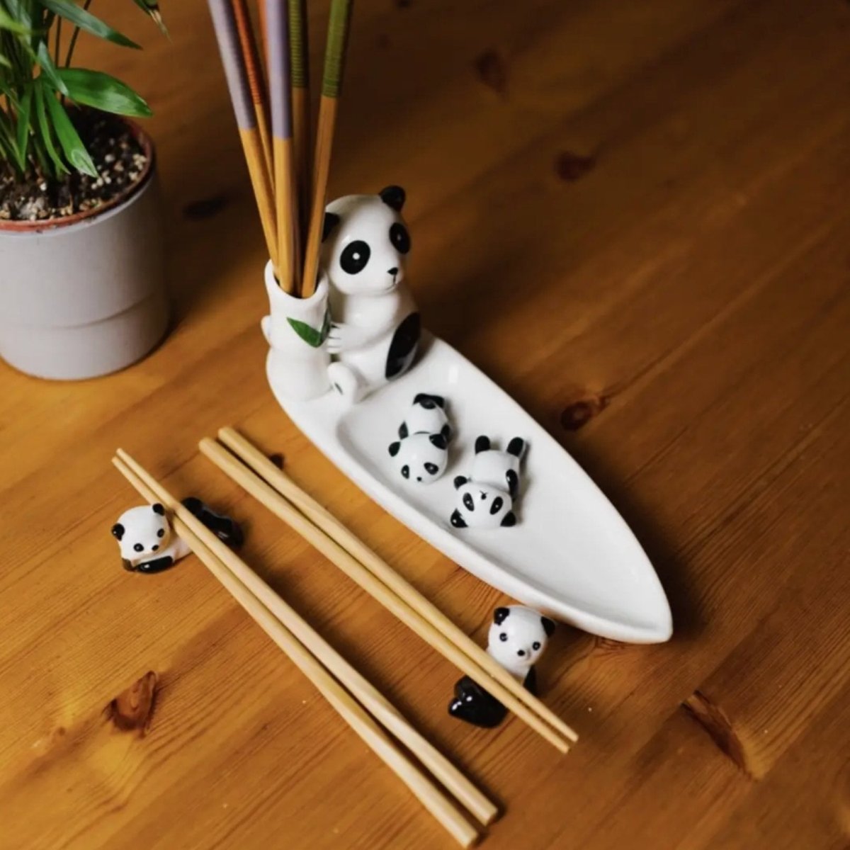 Bamboo Switch Porcelain Panda Chopstick Holder