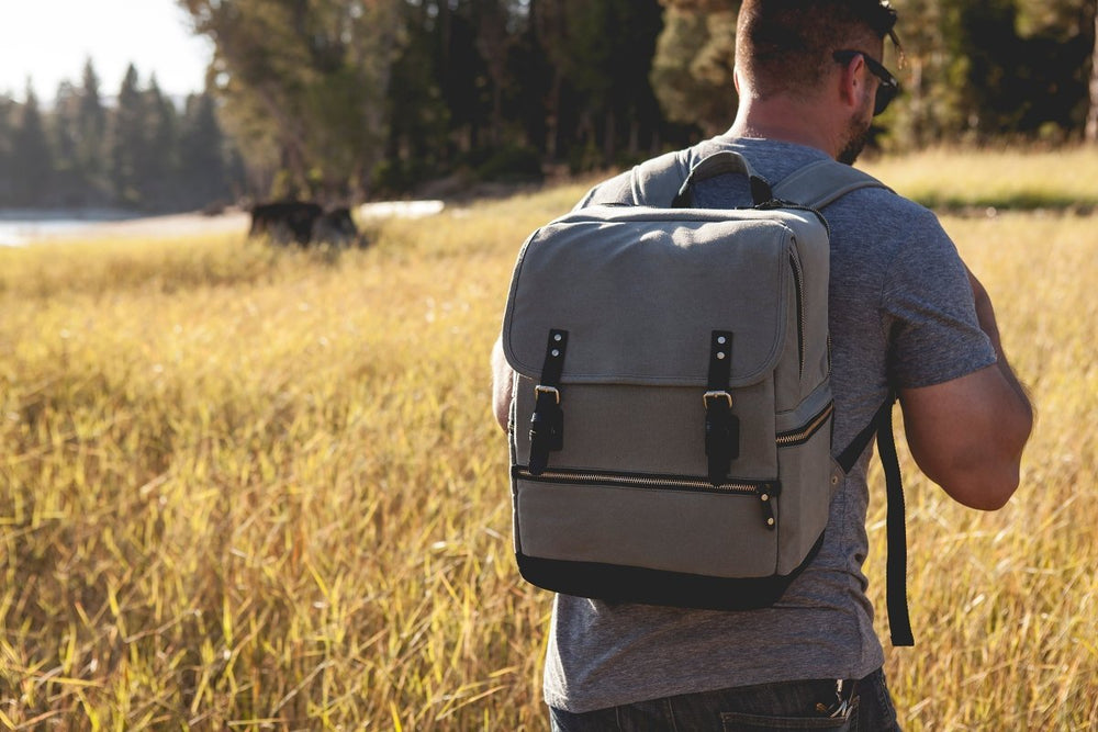 
                      
                        Picnic Time Family of Brands Bar - Backpack Portable Cocktail Set - lily & onyx
                      
                    