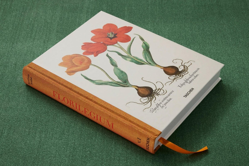 
                      
                        TASCHEN Basilius Besler. The Garden at Eichstätt (German, French, English) (FFE) - lily & onyx
                      
                    