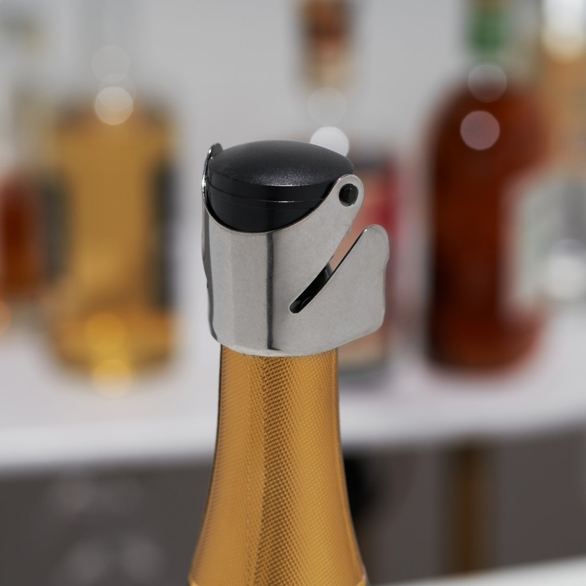 True Beret Champagne Stopper - lily & onyx