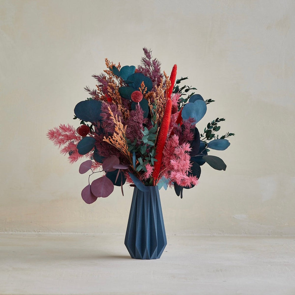 
                      
                        For Love Of Pampas Bordeaux Dried Bouquet - lily & onyx
                      
                    