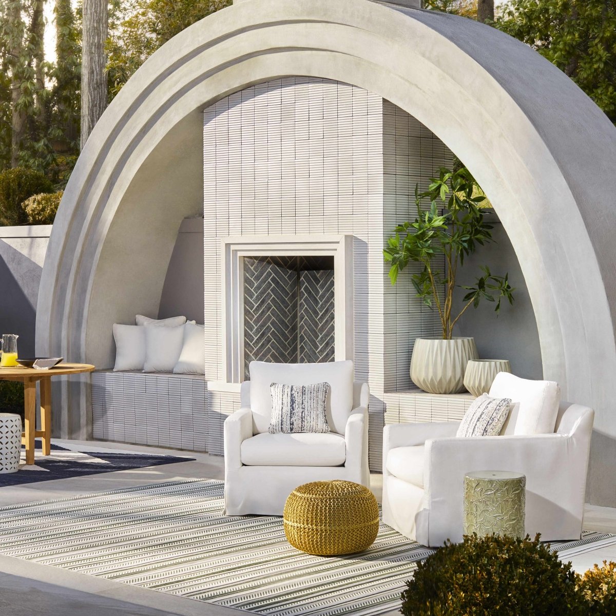 Boutique Rugs Gardenville Pouf