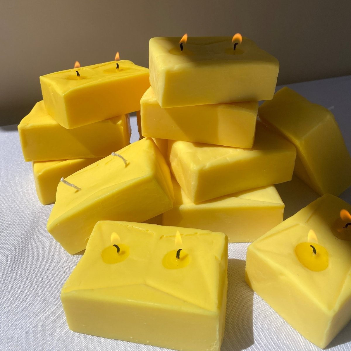 Scandles Butter Candle - lily & onyx