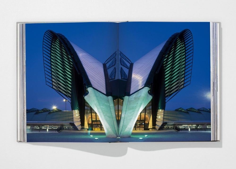 
                      
                        TASCHEN Calatrava. Complete Works 1979–Today (German, French, English) - lily & onyx
                      
                    