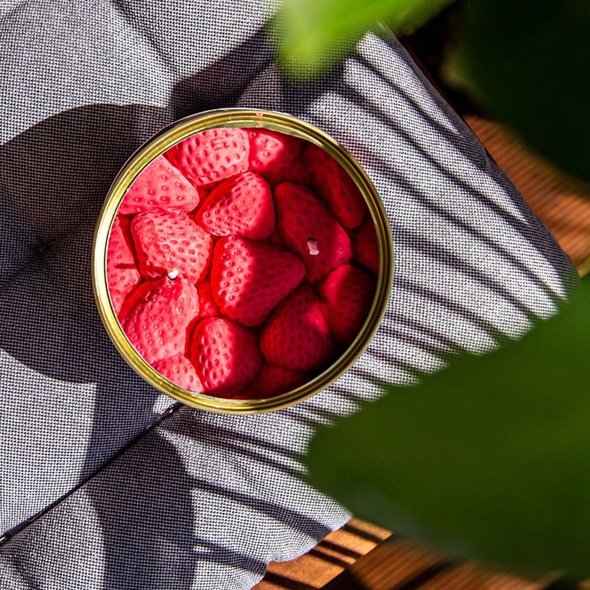 54Celsius Candlecan - Strawberry - lily & onyx