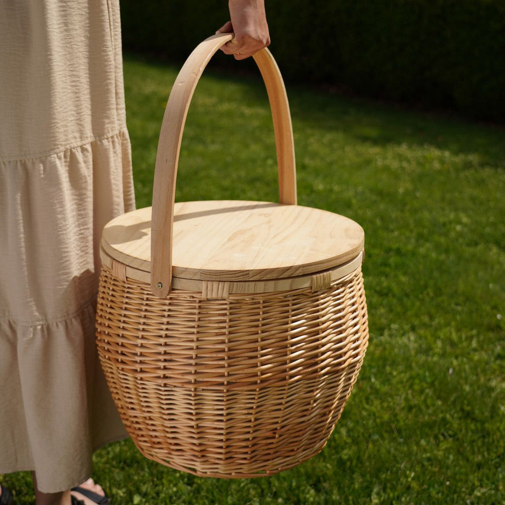 
                      
                        Twine Living Cask Willow Picnic Basket - lily & onyx
                      
                    