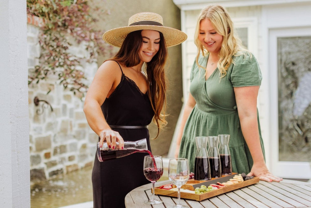
                      
                        Picnic Time Family of Brands Cava Wine Tasting Kit with 4 Glass Carafes - lily & onyx
                      
                    