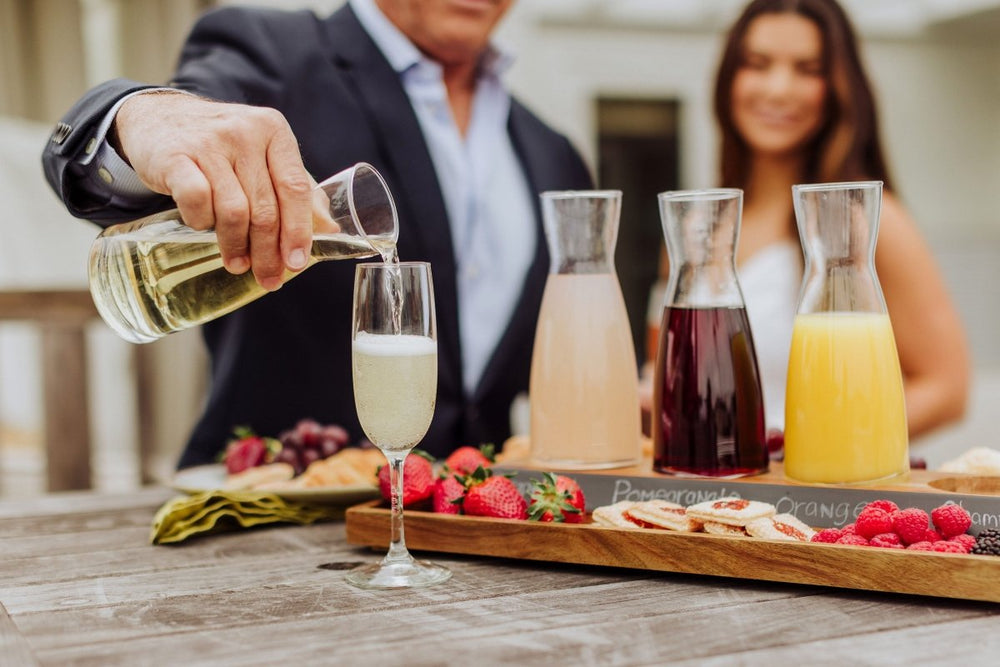 
                      
                        Picnic Time Family of Brands Cava Wine Tasting Kit with 4 Glass Carafes - lily & onyx
                      
                    